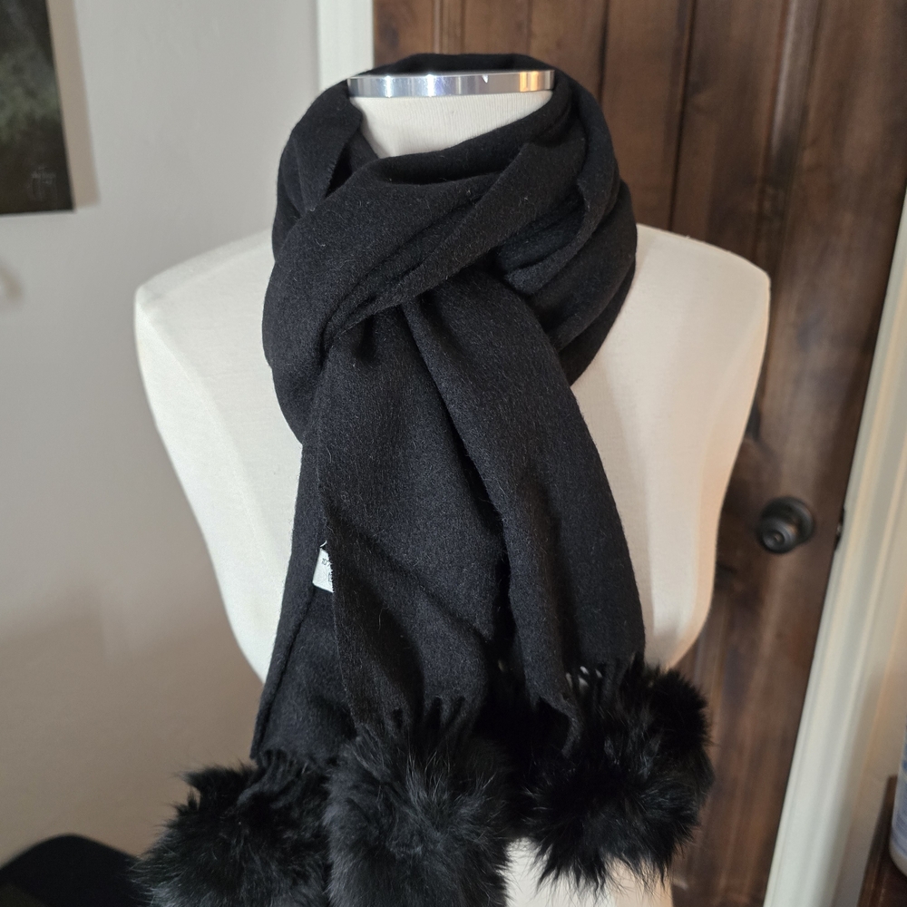 Elegant Black Scarf with Faux Fur Trim